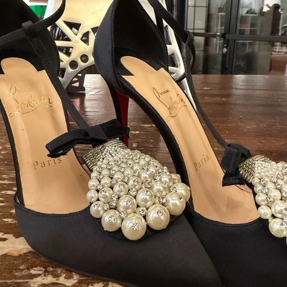 Christian Louboutin Goyetta 100 Black Satin T-Strap Pumps - Picture 3 of 4